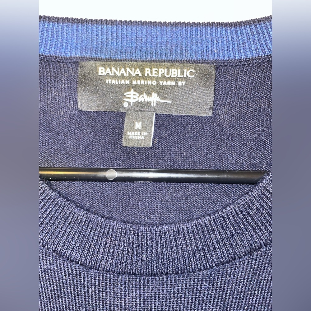 Crew Neck Cashmere Sweater | Banana Republic - Picture 3 of 3